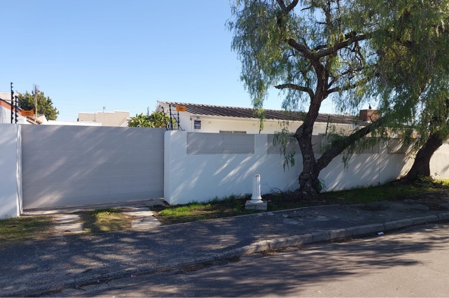 7 Bedroom Property for Sale in Parow Valley Western Cape